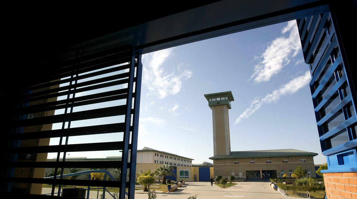 Una reyerta entre más de 20 presos de la cárcel de Córdoba deja cuatro heridos