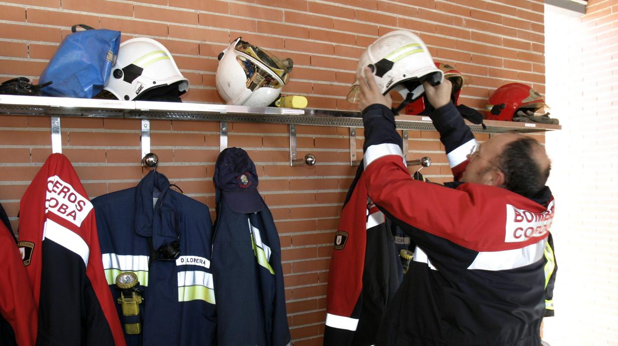 Una familia desalojada al producirse un incendio en un piso de Córdoba