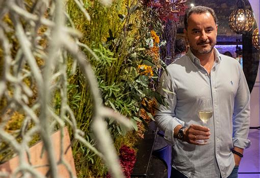 Cosmopolitan Food rinde homenaje al Festival Flora con su particular «Viaje en el tiempo»