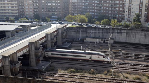 El AVE «low cost» de Renfe empezará a vender billetes el próximo mes de enero