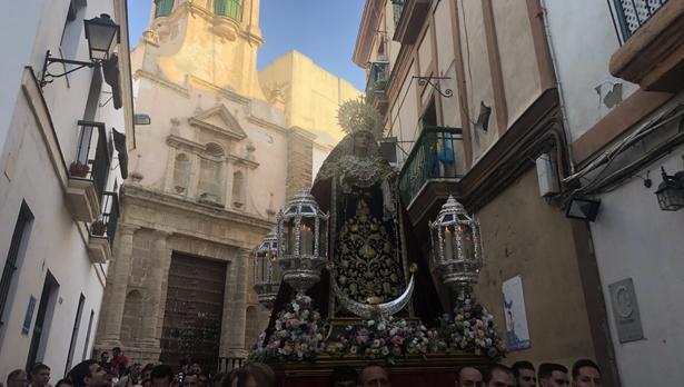 Rosario de devoción hacia Dolores