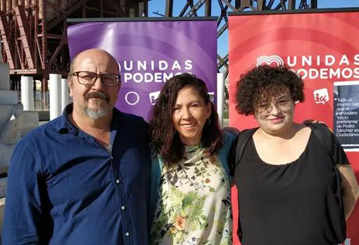 Raquel Martínez, en el centro, candidata de Unidas Podemos en Almería.