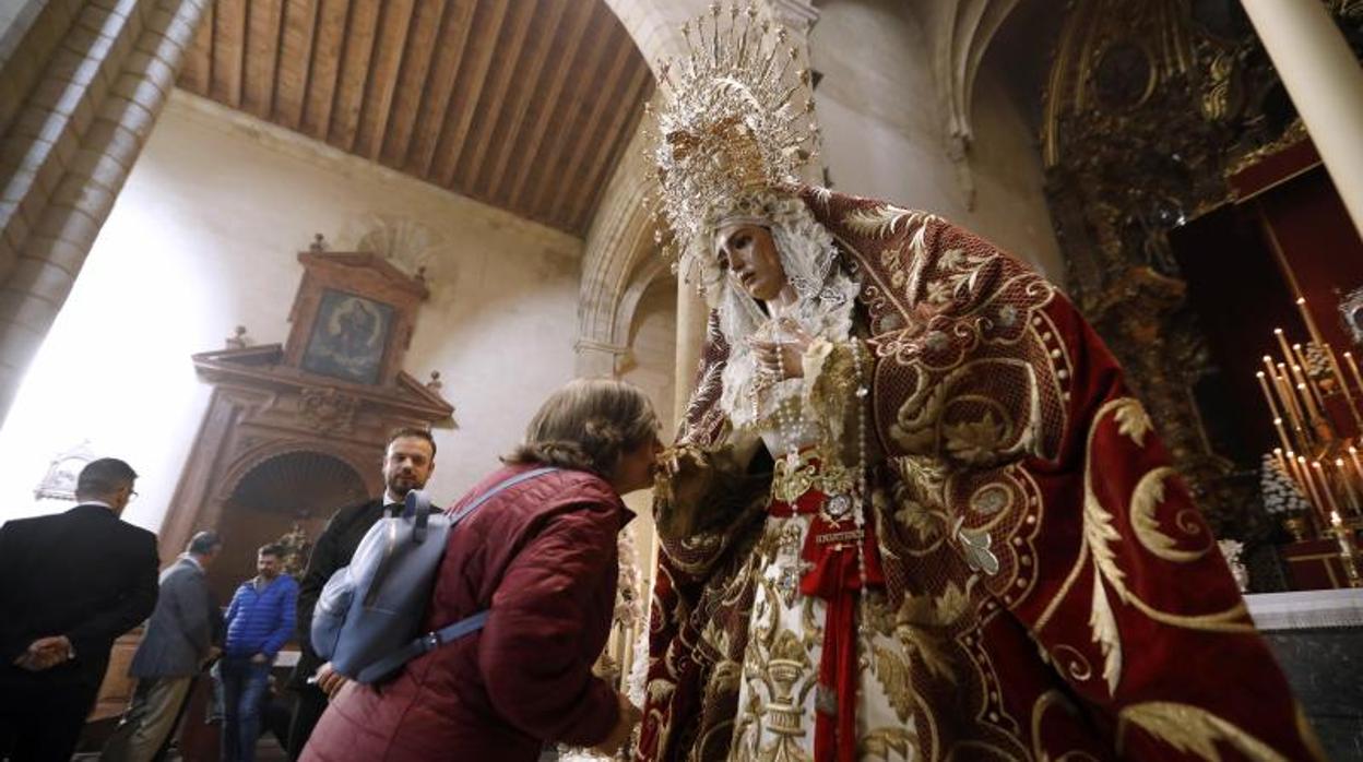 Besamanos a la Reina de los Mártires en 2018