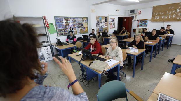 Educación Permanente en Córdoba: La alfabetización digital centra los esfuerzos de la formación de adultos