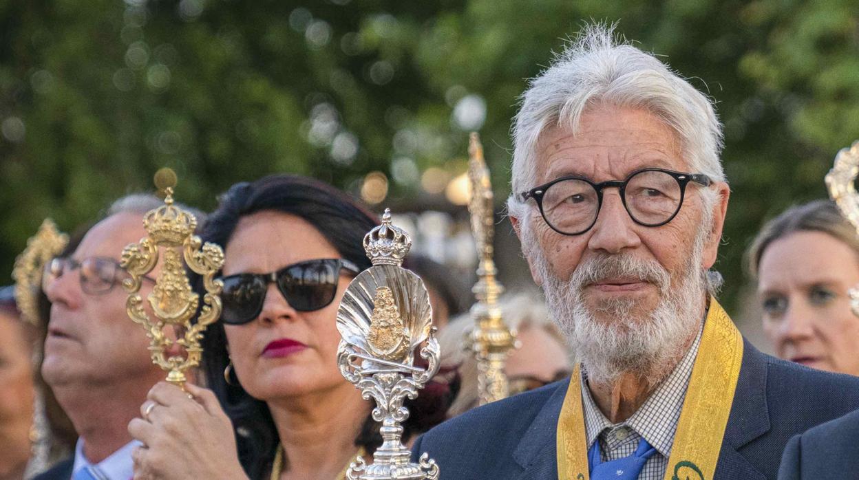 Eduardo Fernández Jurado en el acto de entrega de la Corona de Amor a la Virgen del Rocío