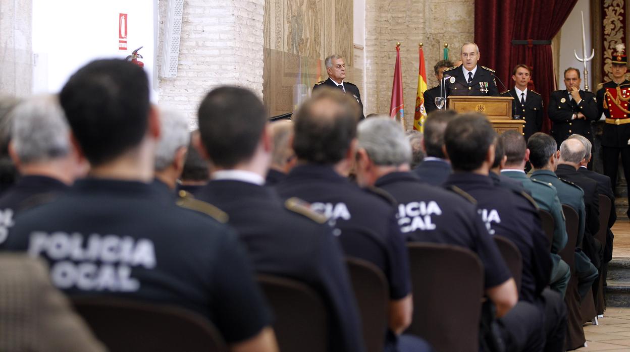 Agentes de la Policía Local de Córdoba en un acto por San Rafael