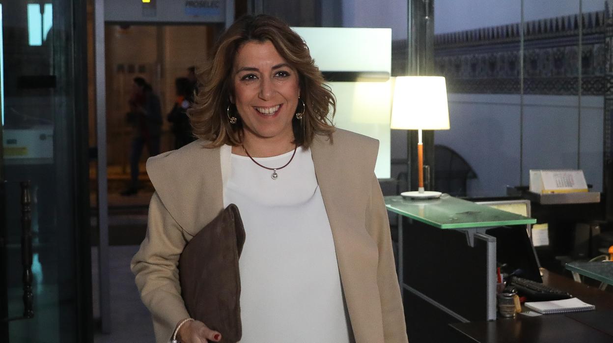 Susana Díaz llegando a la sede del PSOE en Sevilla