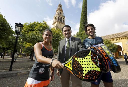 El alcalde junto a Javier Garrido y a Salazar