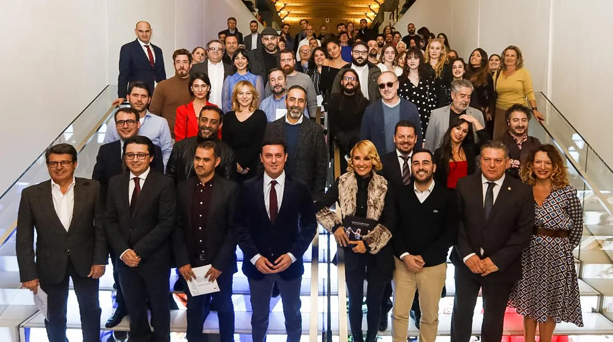 Autoridades y represenantes de la industria cinematográfica tras la presentación de Fical en Madrid.