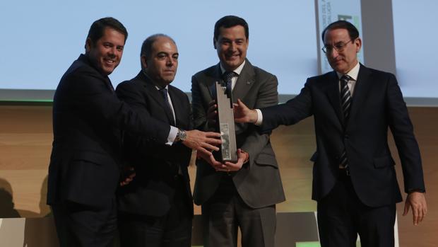 ATA premia en Córdoba en los galardones «Autónomo del Año» a la Junta y la Cámara de España