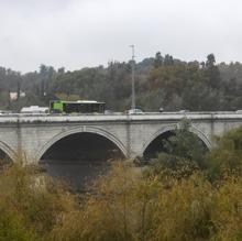 El Ayuntamiento de Córdoba entoldará el Puente de San Rafael sin reducir sus carriles