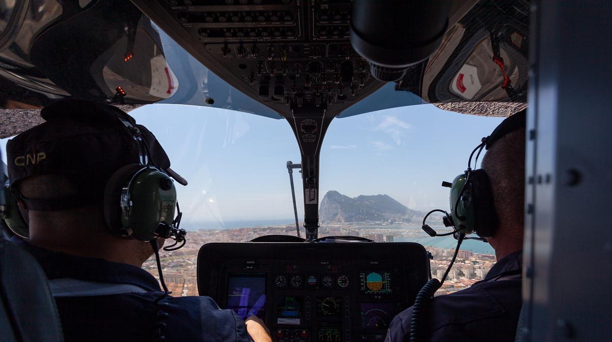 Imagen tomada en el helicóptero de la Policía Nacional mientras sobrevuela La Línea