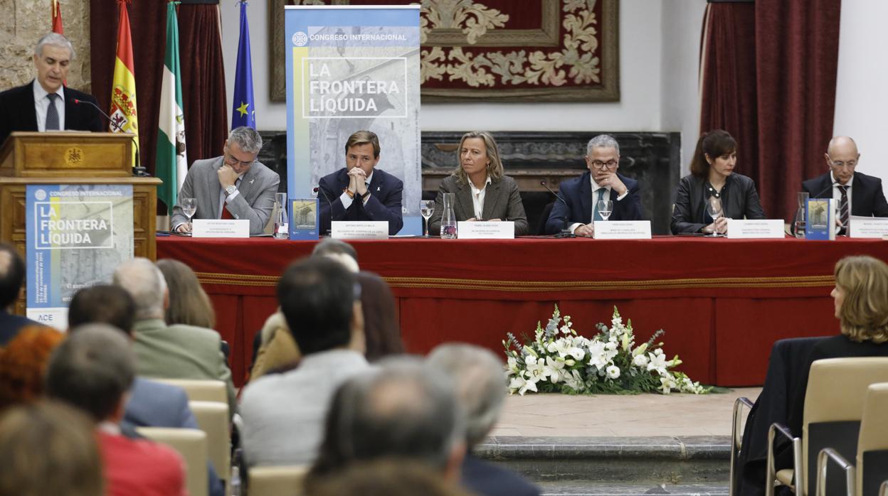 Imagen, ayer, de la inauguración del congreso «La frontera líquida» inaugurado en el Alcázar