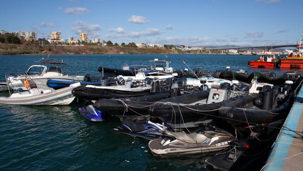 Vigilancia Aduanera detiene a un menor a bordo de una narcolancha en la Bahía de Algeciras