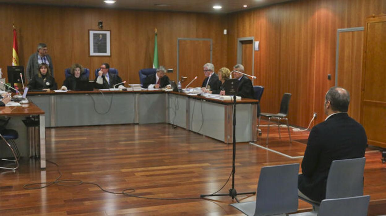 El entrenador en un momento del juicio en la Audiencia de Málaga