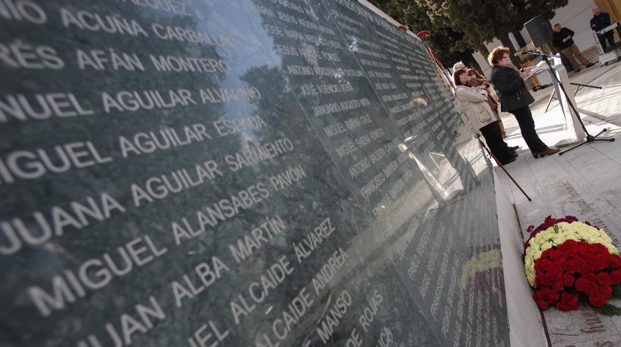 Muros de la memoria en el cementerio de la Salud de Córdoba