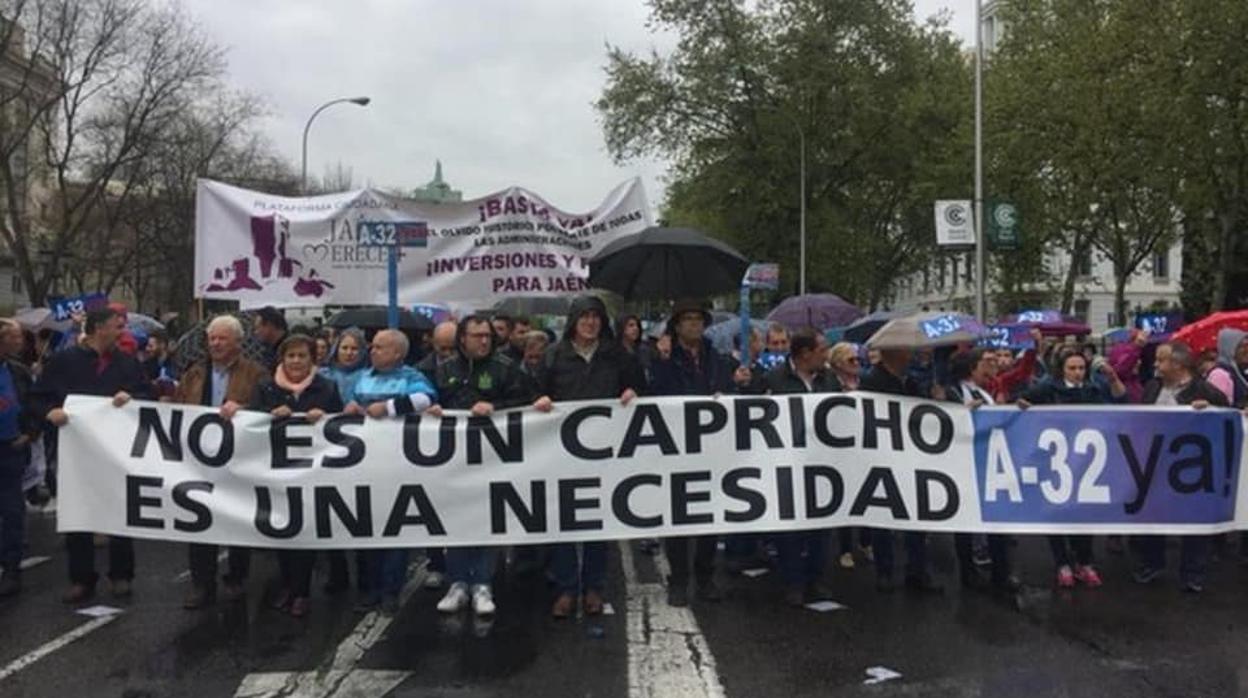 Varias plataformas de Jaén participaron en una manifestación en Madrid para exigir inversiones