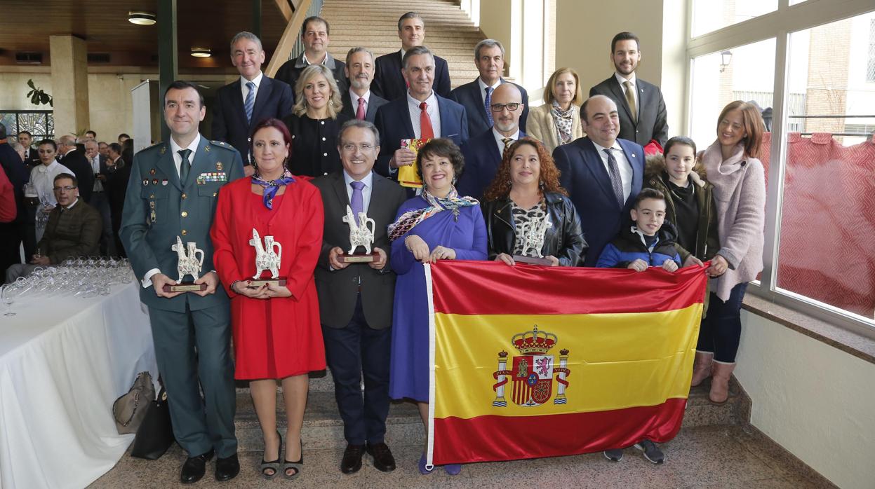 Foto de familia de los galardonados