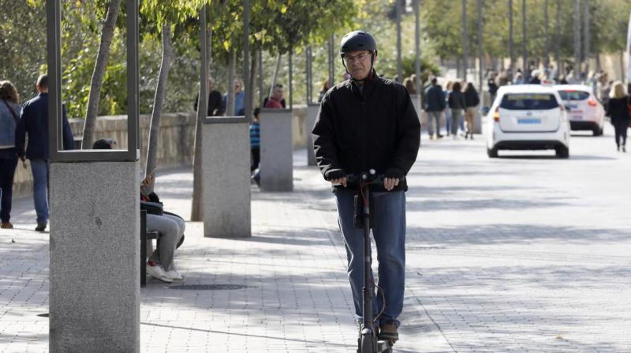 Un patinete en Córdoba