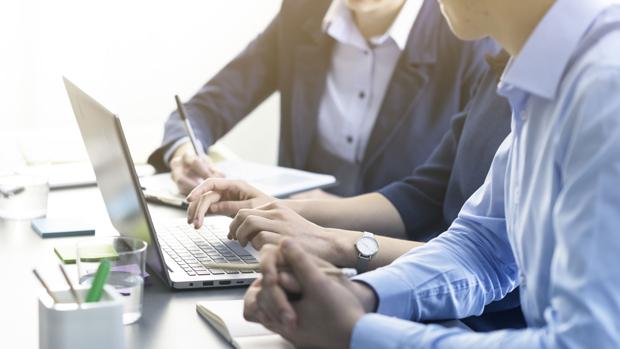 Los sindicatos apuestan por añadir pruebas a las oposiciones a la Junta de Andalucía