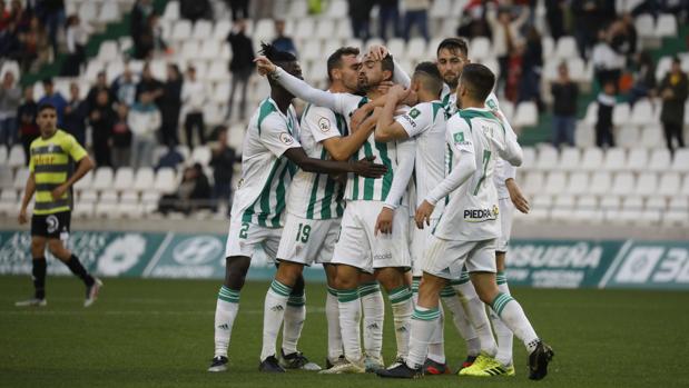 El Córdoba abre la era Infinity con un triunfo sobre el Sanluqueño (3-1)