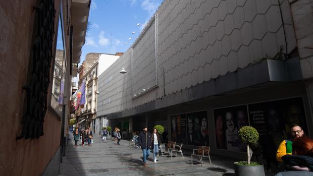 Un cambio urbanístico permitirá convertir en hotel el antiguo edificio de Simago en Córdoba