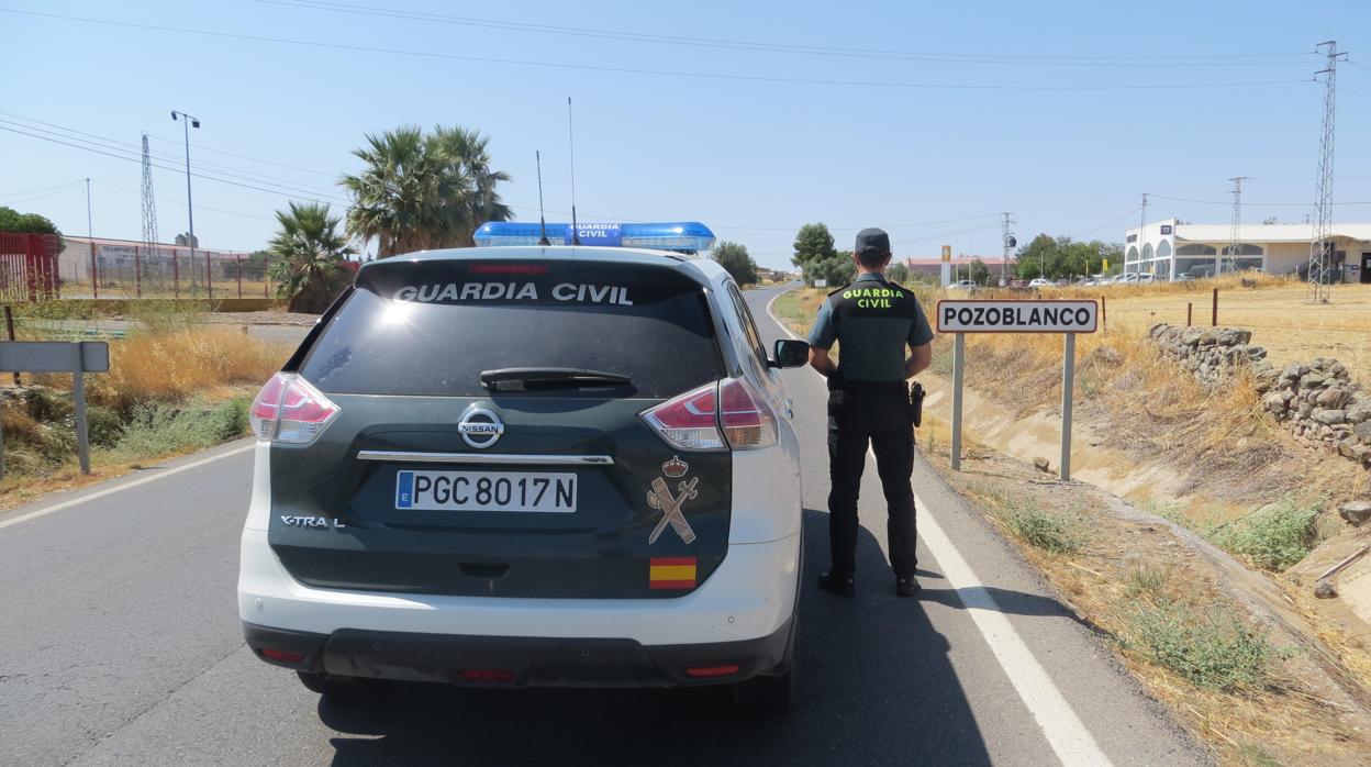 Detenido por disparar una escopeta contra el coche de un hombre con el que había discutido en Pozoblanco