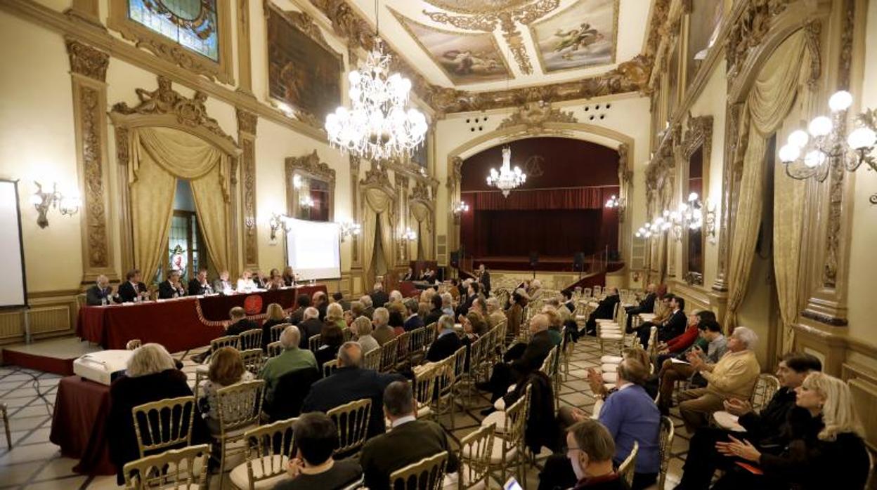 Asamblea del Círculo de la Amistad celebrada en su sede de la calle Alfonso XII