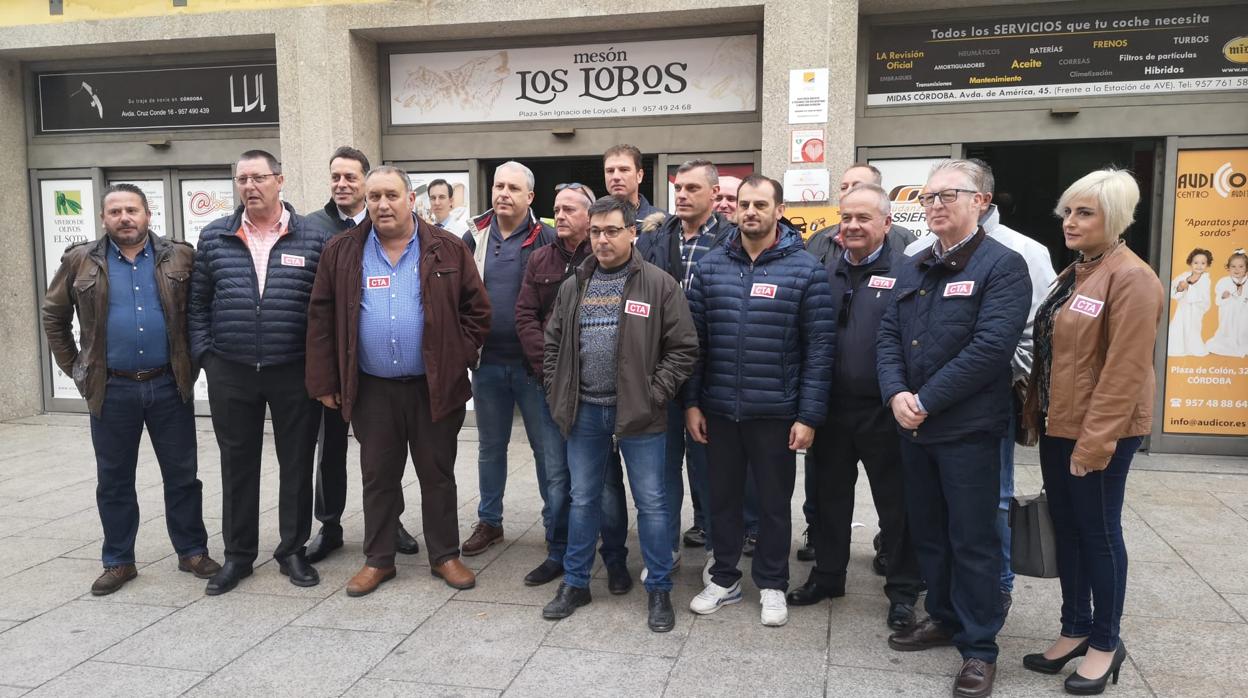 Trabajadores de CTA en la Estación de Autobuses de Córdoba