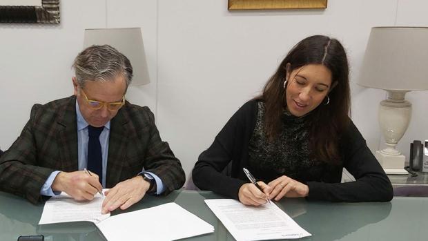 El Ayuntamiento firma los préstamos para inversiones en Córdoba por valor de 12 millones