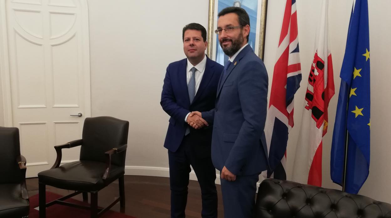 El ministro pricipal de Gibraltar, tras la reunión que mantuvo con el alcalde de La Línea