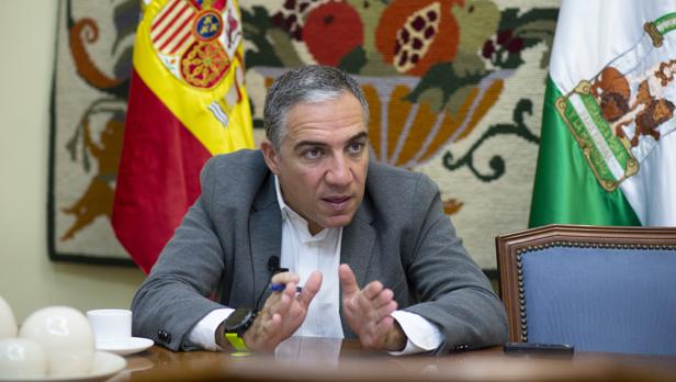 Bendodo exige al PSOE que explique por qué procuró el archivo de ayudas de la Faffe