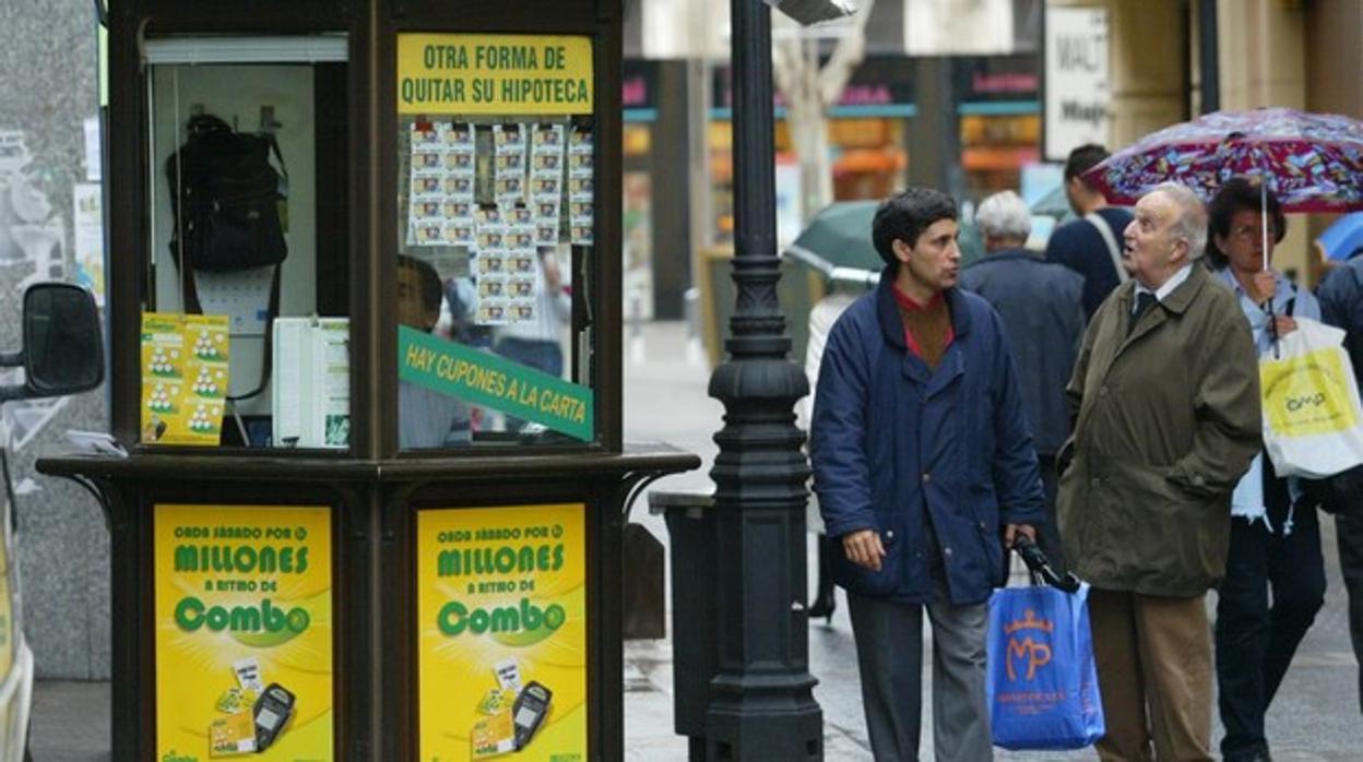 Imagen de archivo de un kiosko de la ONCE