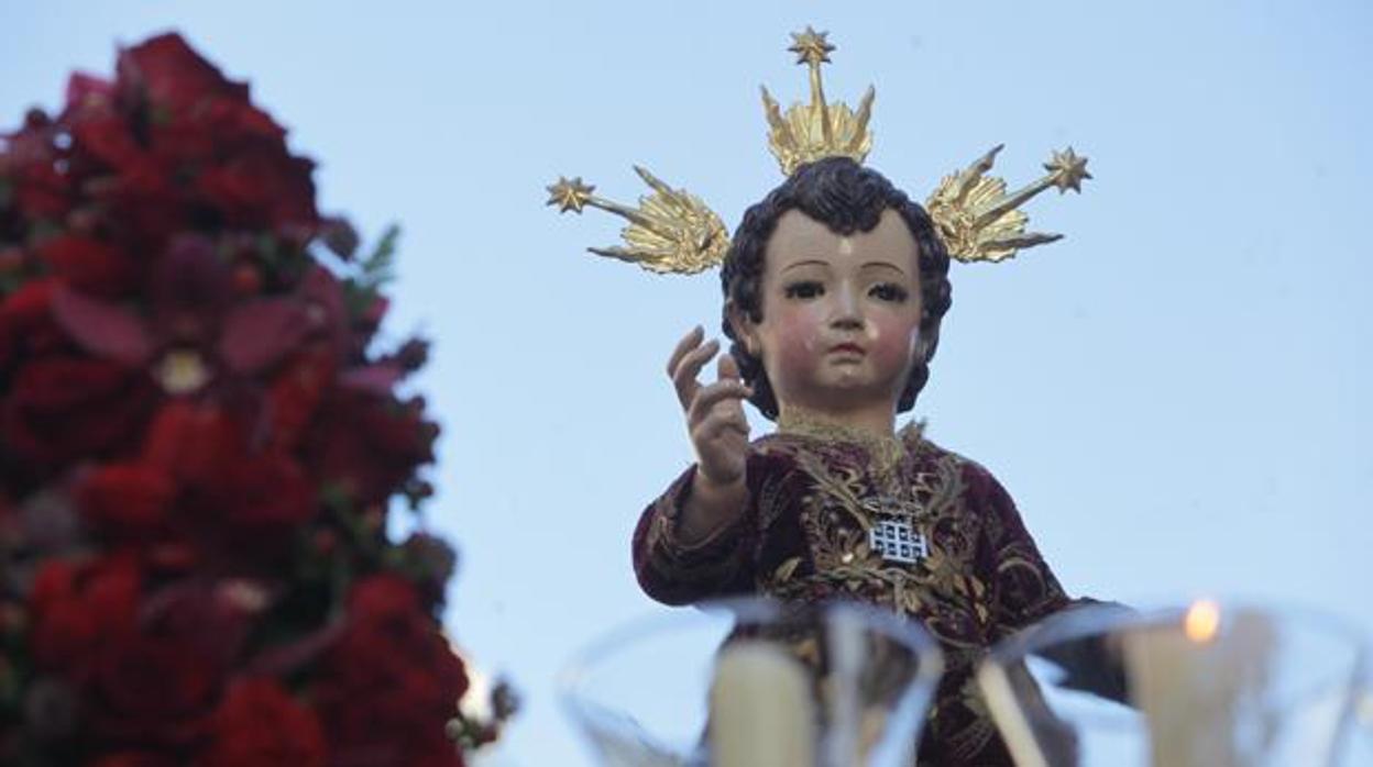 El Niño Jesús de la hermandad del Sepulcro en su salida de 2018