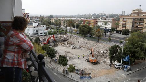 Obras de demolición del Pabellón de la Juventud