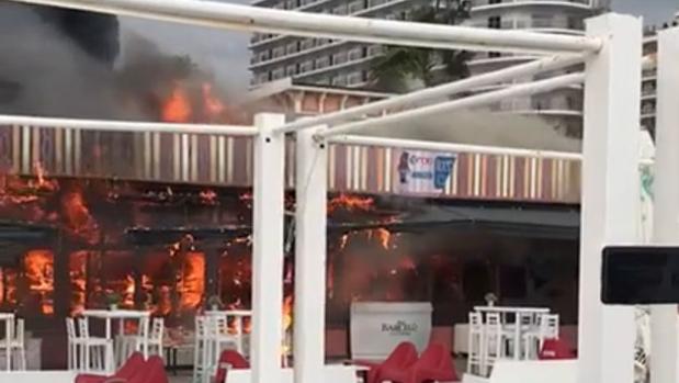 Arde otro chiringuito en la Costa del Sol, esta vez en Torremolinos