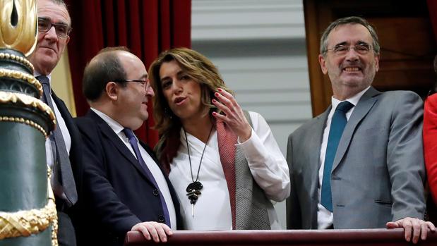 El viraje de Susana Díaz: de atacar a Podemos a alabar el «gobierno sensible y progresista» de Sánchez e Iglesias