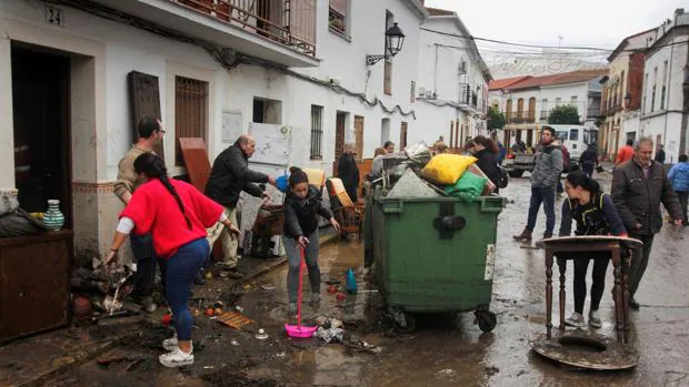 La Junta de Andalucía inicia los trabajos en el arroyo que provocó las riadas en Huelva