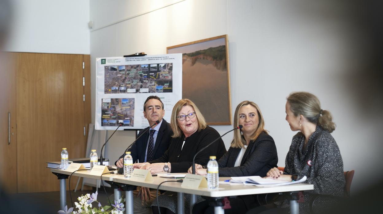 Momento de la presentación del proyecto a los colectivos sociales