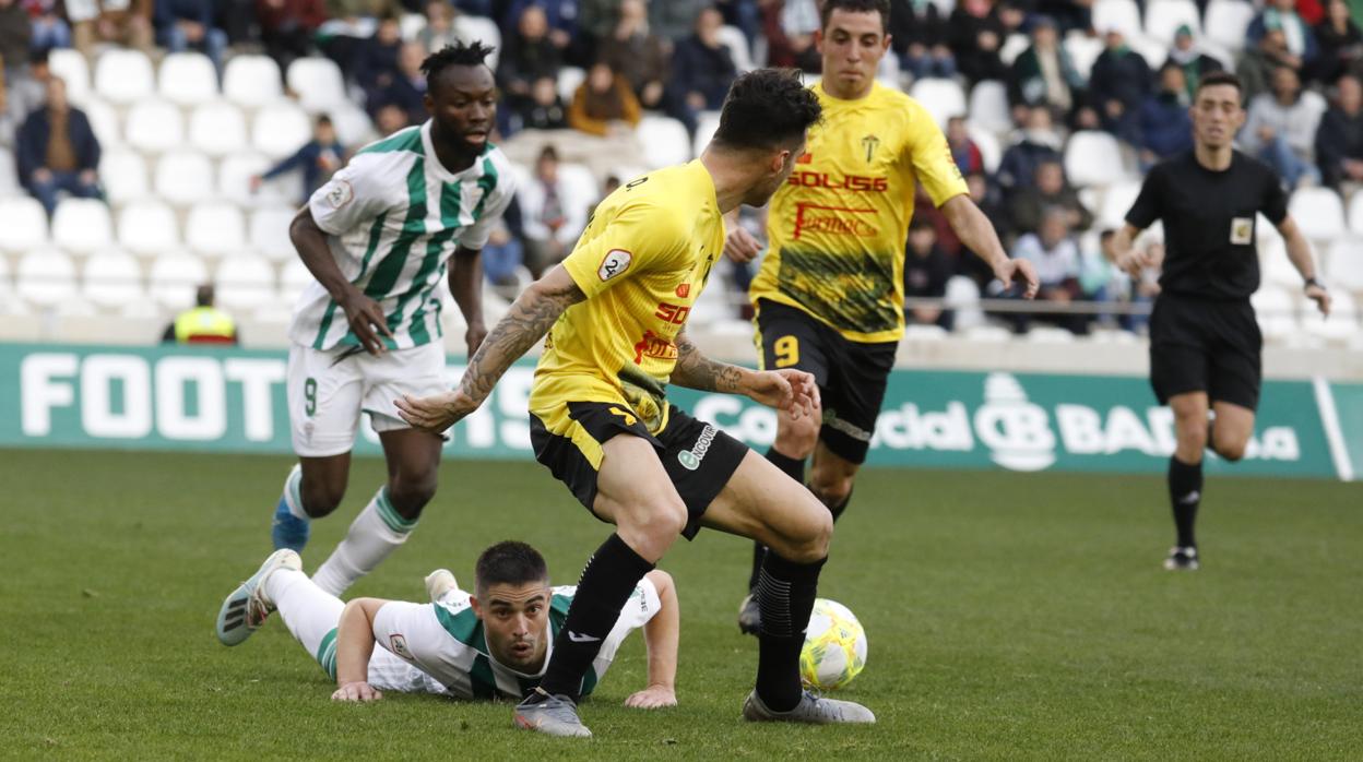 Álvaro cae ante un jugador del Villarrubia