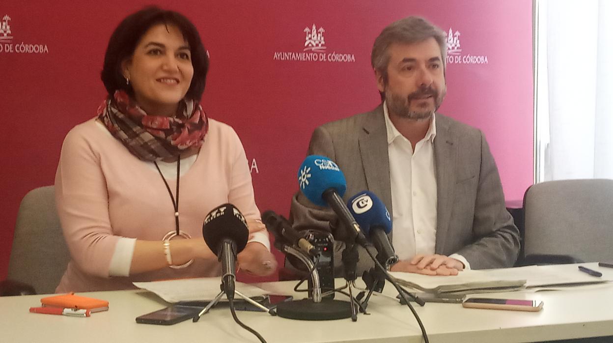 El edil de Presidencia, hoy con la concejal de Servicios Sociales, durante la rueda de prensa