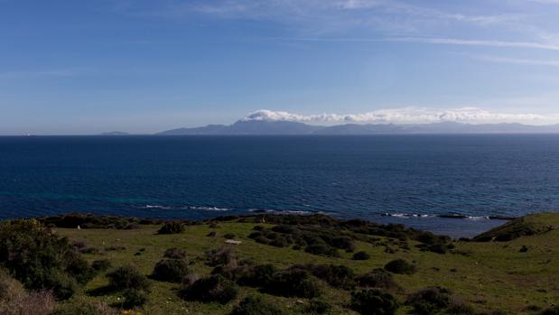 Familiares de otros marineros del Rúa Mar y las huellas dactilares permiten identificar el segundo cuerpo