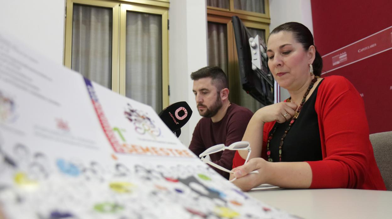 Eva Contador y Francisco Álvarez, de Autismo Córdoba, en rueda de prensa celebrada hoy