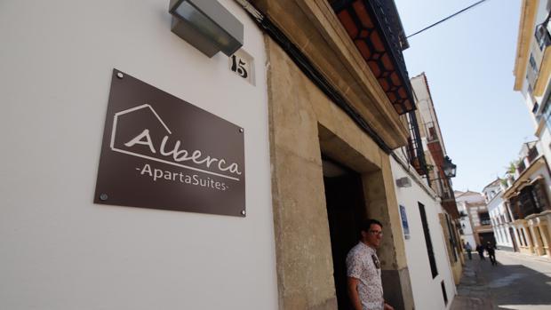 Los viajeros alojados en apartamentos turísticos en Córdoba bajaron un 0,5% hasta los 44.635 en 2019