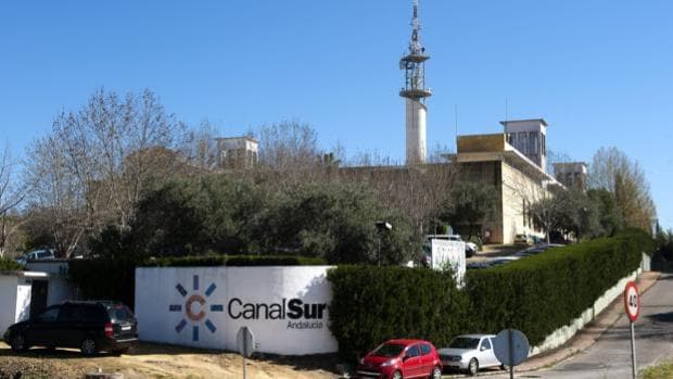 La Junta de Andalucía quiere que Canal Sur emita películas en inglés