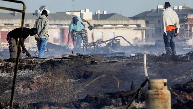 Cáritas estalla por los asentamientos de Huelva: «Una persona no puede vivir rodeada de basura»