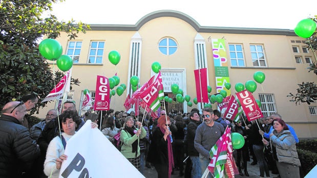 Los trabajadores de la Escuela Andaluza de Salud Pública reivindican su labor vital