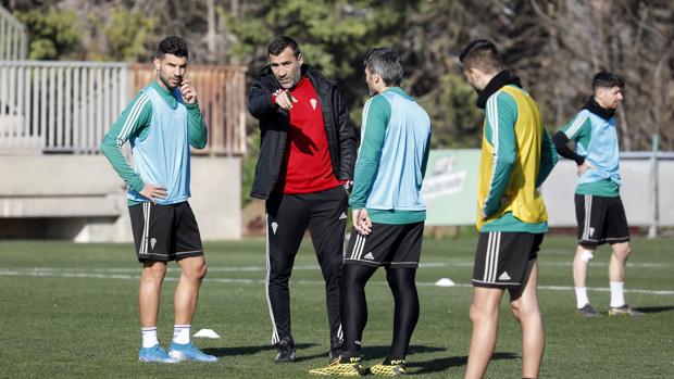 El Córdoba CF llama a la puerta del play off en su cita ante el Badajoz