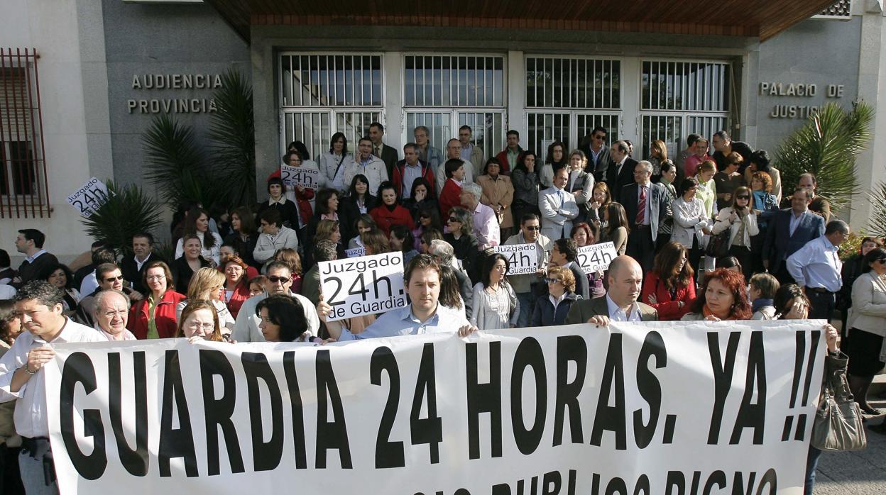 Protestas por la creación del 24 horas que ahora se cuestiona