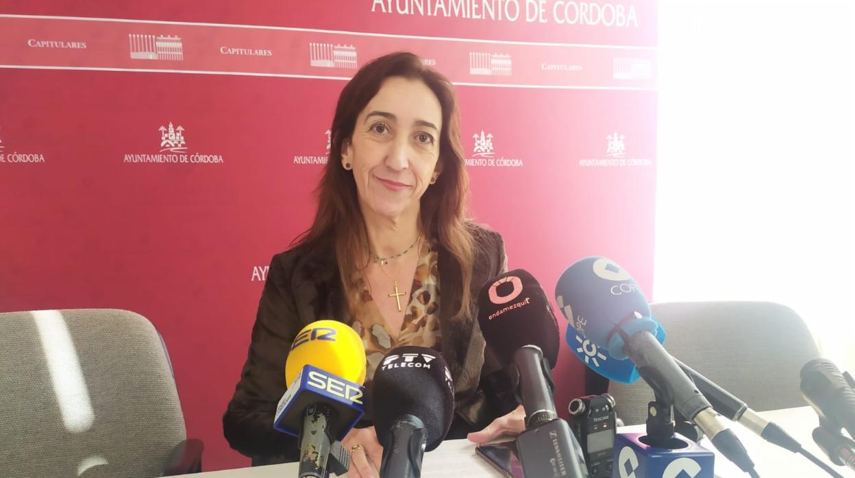 Paula Badanelli en la sala de prensa municipal